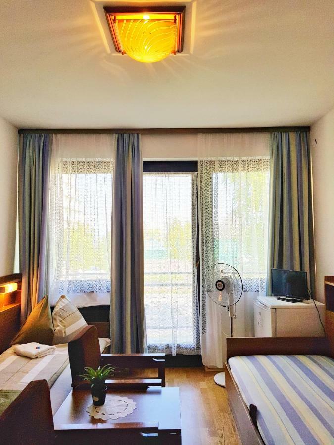 Sophie'S Guesthouse Siofok Exterior photo